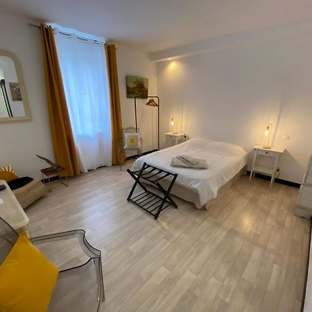 Chambre & Salle De Bain Privee - Lv 33 Argenton Sur Creuse Kültér fotó