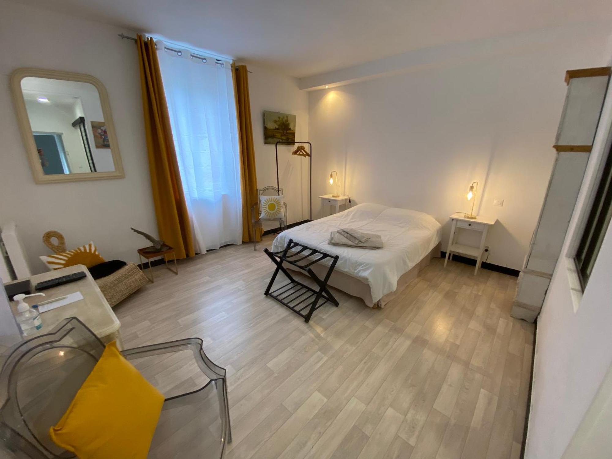 Chambre & Salle De Bain Privee - Lv 33 Argenton Sur Creuse Kültér fotó